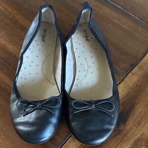 Cat & Jack Black Girls' Bow Ballet Flats. Size 3
